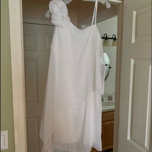 Never worn prom/wedding dress